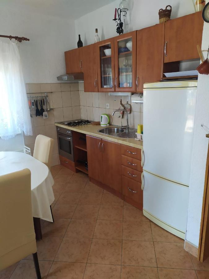 Veldic Apartments Tisno Bagian luar foto