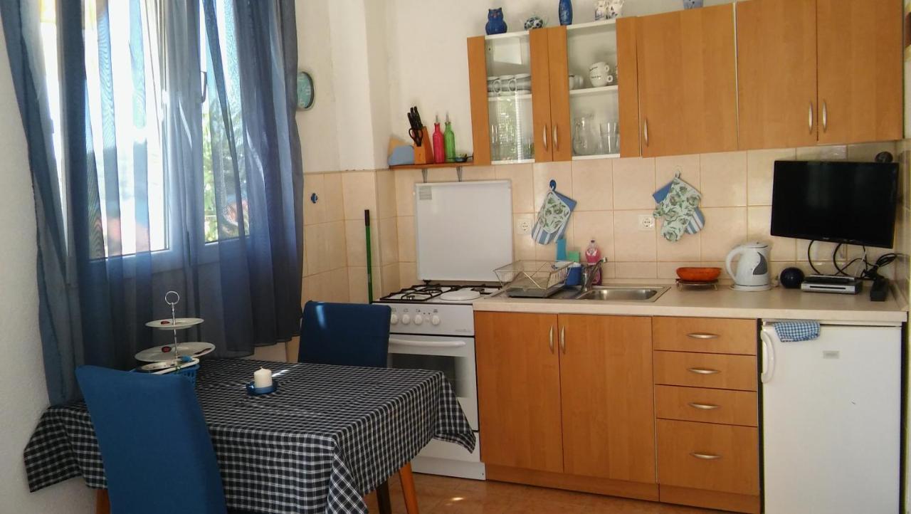 Veldic Apartments Tisno Bagian luar foto