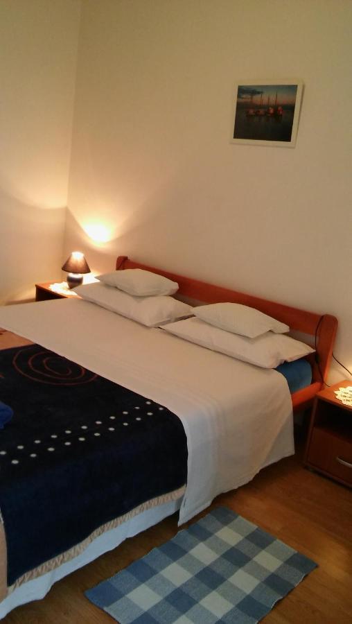 Veldic Apartments Tisno Bagian luar foto