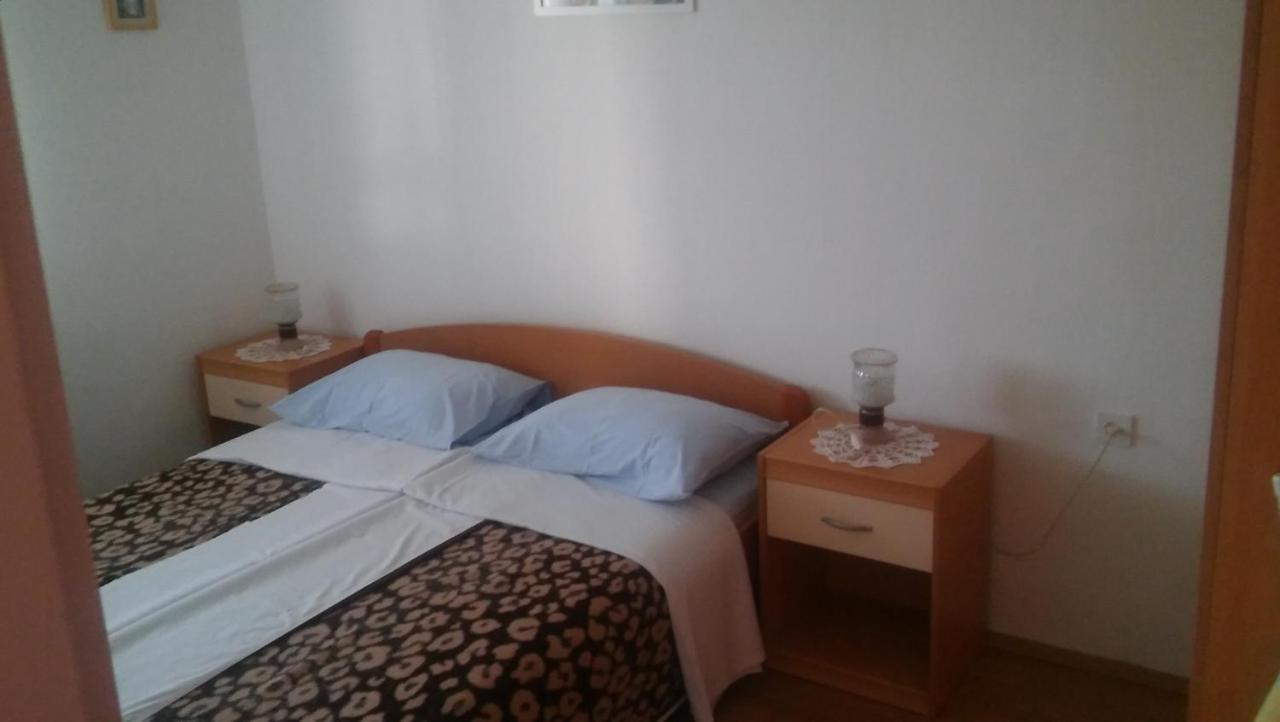 Veldic Apartments Tisno Bagian luar foto