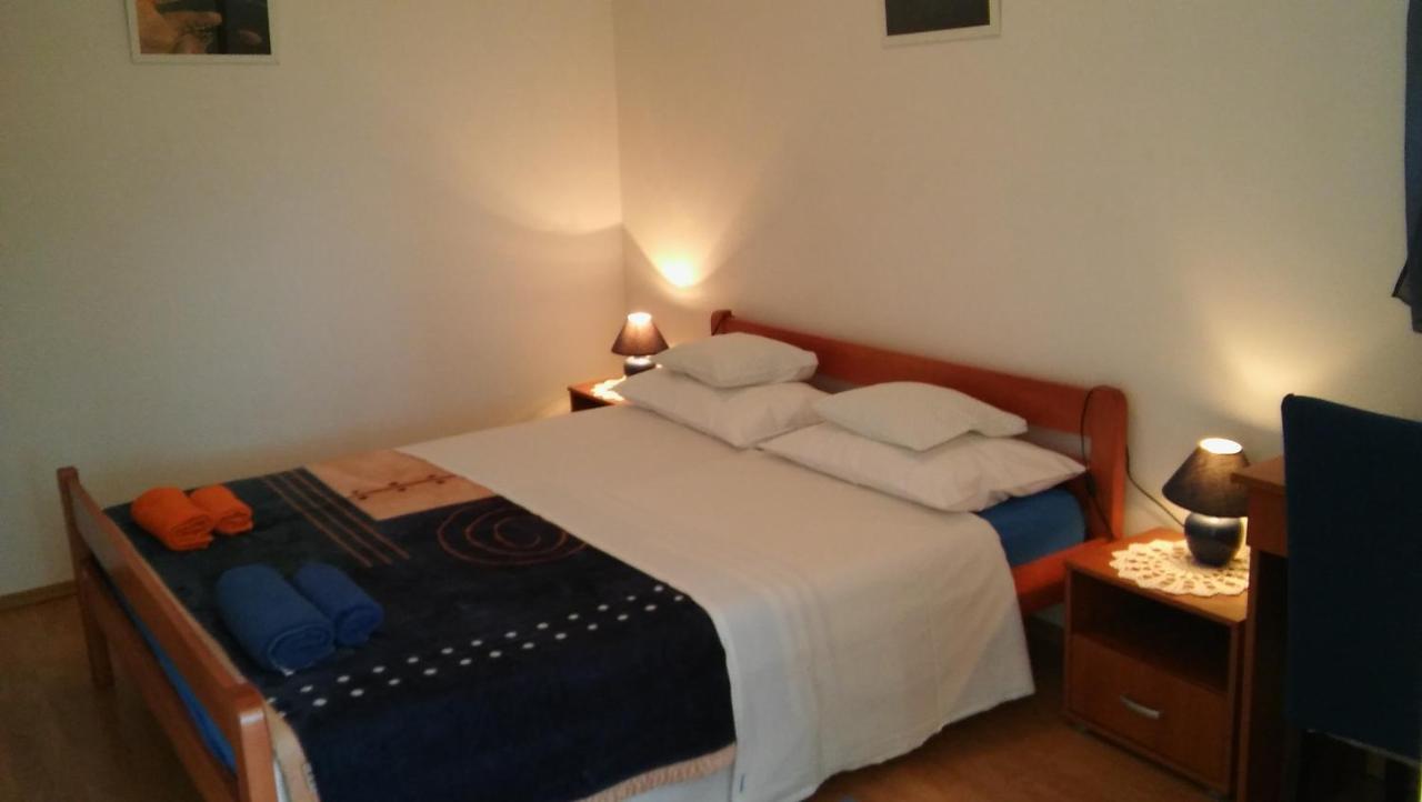 Veldic Apartments Tisno Bagian luar foto