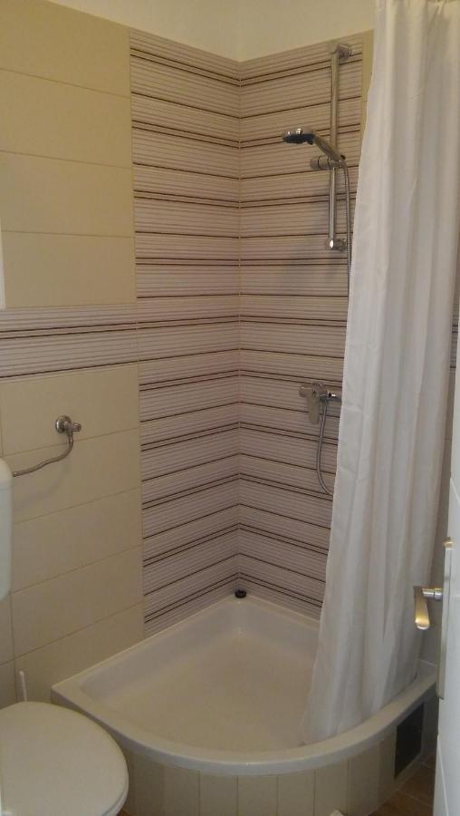 Veldic Apartments Tisno Bagian luar foto