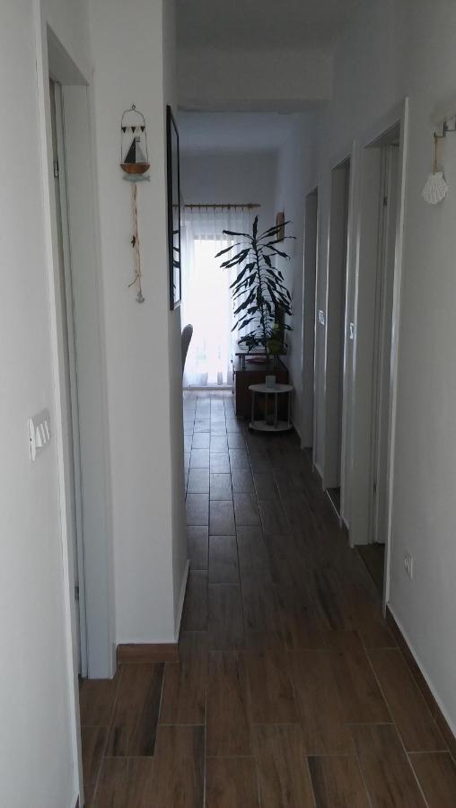 Veldic Apartments Tisno Bagian luar foto