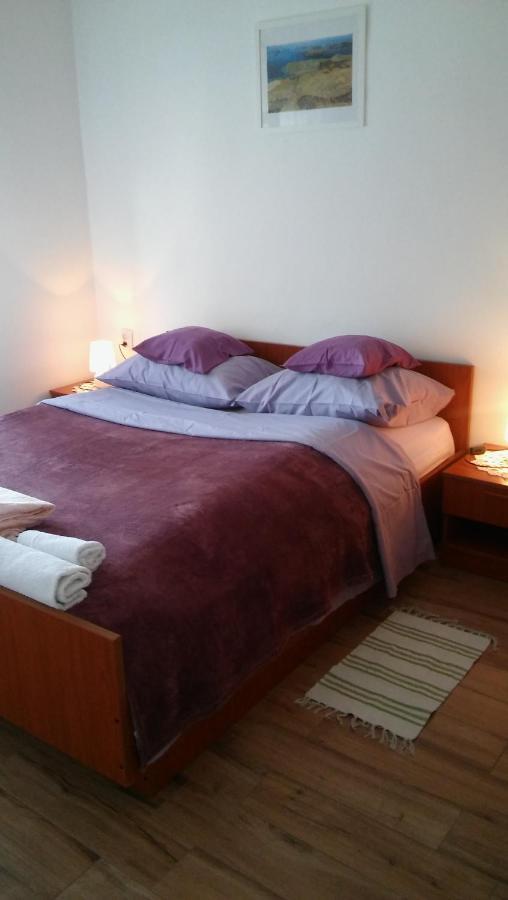 Veldic Apartments Tisno Bagian luar foto
