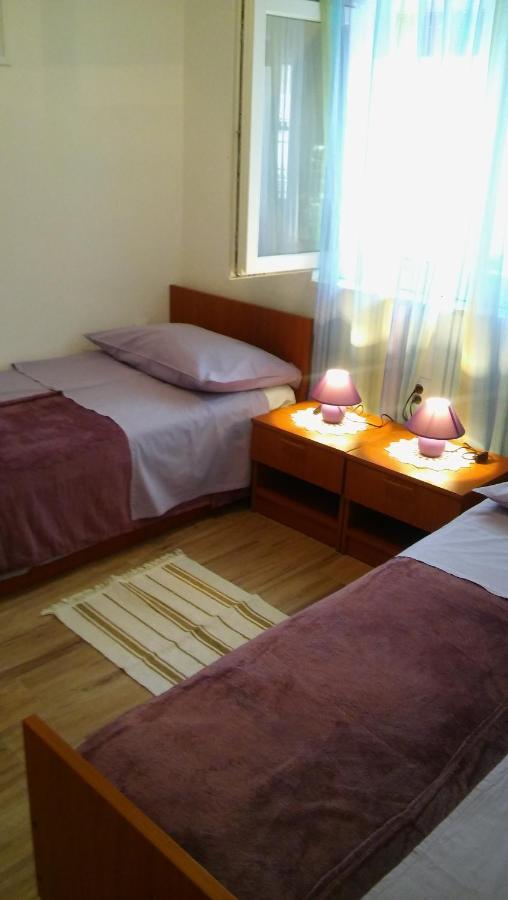 Veldic Apartments Tisno Bagian luar foto
